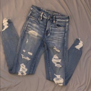 Super hi rise light washed American eagle jeans